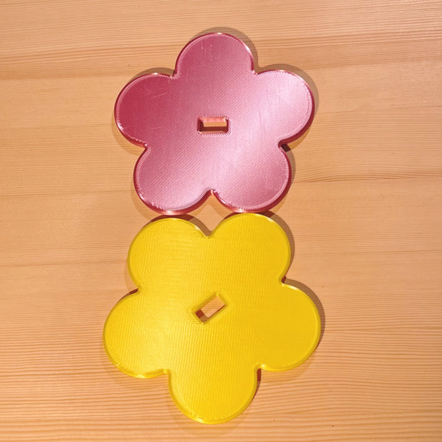 🌸 Flower-Shaped Yarn Spinner – Eco-Friendly Crochet Companion